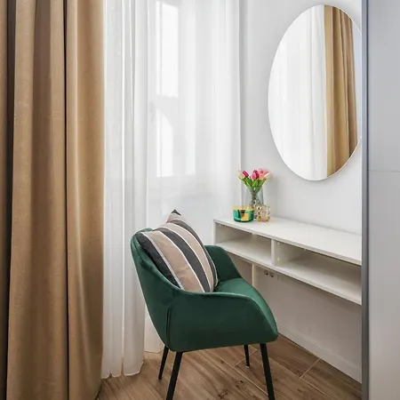 Elegant 2 Bedroom Retreat Center Split