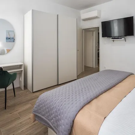 Central Split - Spacious 2Br - 2 King Beds * Split