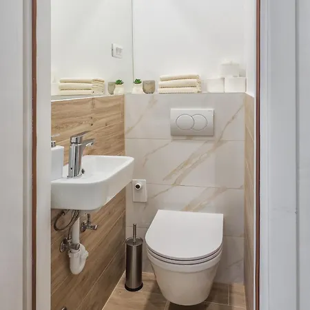 Daire Central Split - Spacious 2Br - 2 King Beds *