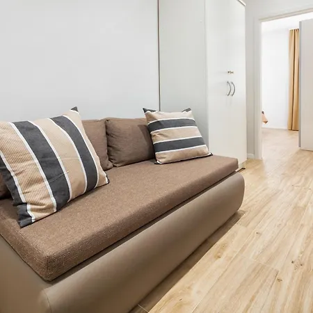 Daire Central Split - Spacious 2Br - 2 King Beds