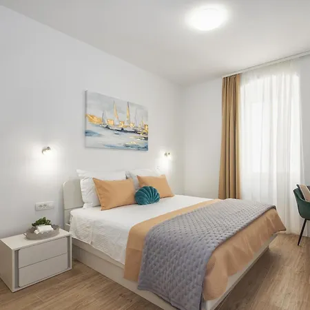 Central Split - Spacious 2Br - 2 King Beds
